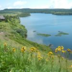 ①オオシラビソ樹林と雲上の湿原「日本百名山　八幡平山頂のんびり歩き」