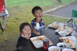 8月１日（日）「楽しくおいしく！そとあそび」を開催しました。